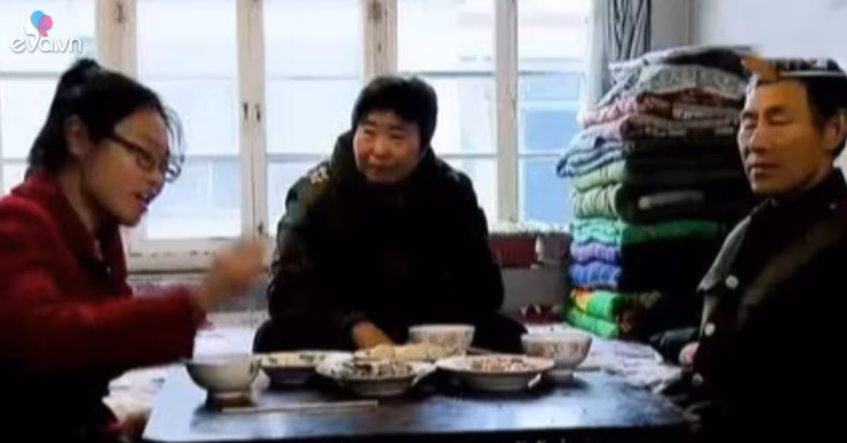 Bố mẹ cần học gì từ câu chuyện cô gái 33 tuổi “ăn bám” sau đại học