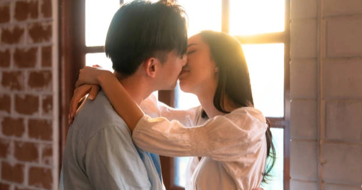 Bức ảnh vợ bị chụp lén tại họp lớp: Câu chuyện đau lòng và cách giải quyết