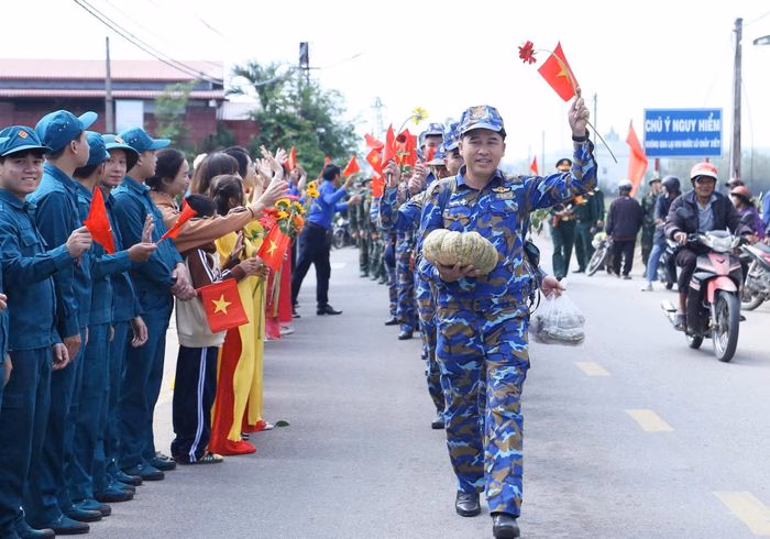 C&aacute;n bộ, chiến sĩ ho&agrave;n th&agrave;nh nhiệm vụ