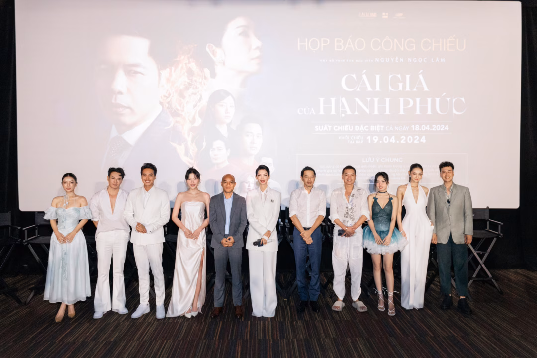 Cảnh 8 tại buổi ra mắt