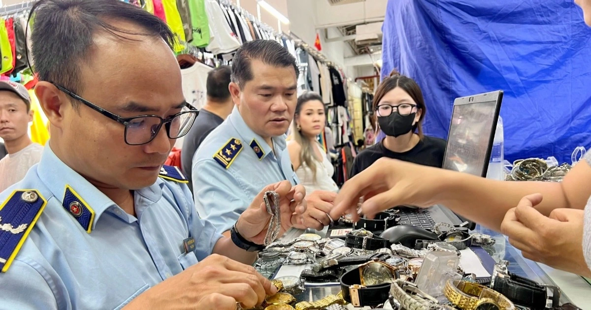 Cảnh báo hàng lậu giả nhãn mác Việt và ma túy cực độc