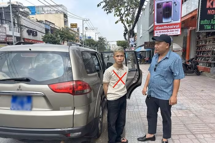 Cảnh sát Nghệ An bắt giữ kẻ cướp iPhone 14 Pro Max đang trốn ở TP.HCM