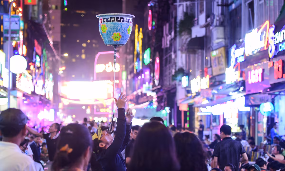 Cảnh sát phanh phui dàn spa mại dâm tại phố Tây Bùi Viện