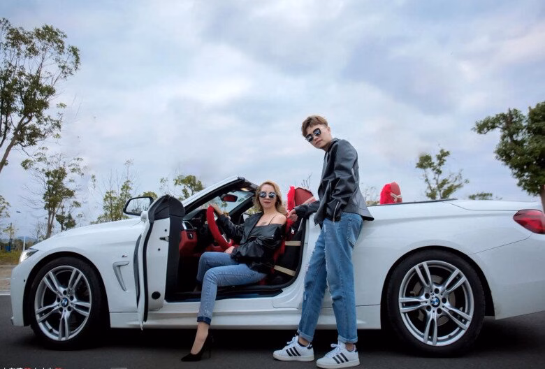 Cặp đ&ocirc;i sau khi đăng k&yacute; kết h&ocirc;n