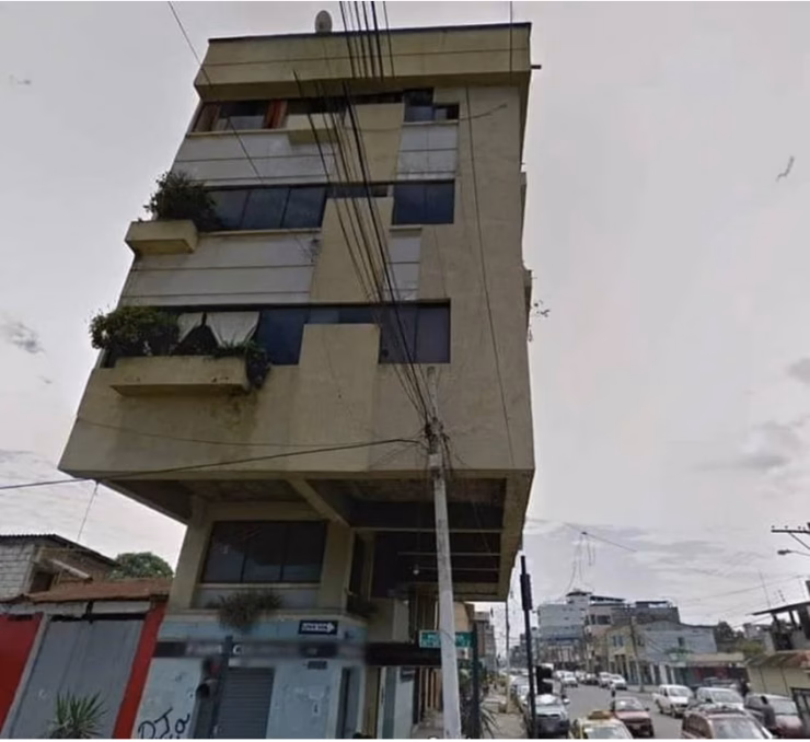 Chi tiết nền m&oacute;ng s&acirc;u v&agrave; chắc chắn của t&ograve;a nh&agrave; El Inmortal