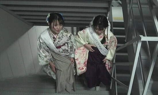 Cô gái Nhật leo 60 tầng Abeno Harukas kỷ niệm tuổi trưởng thành