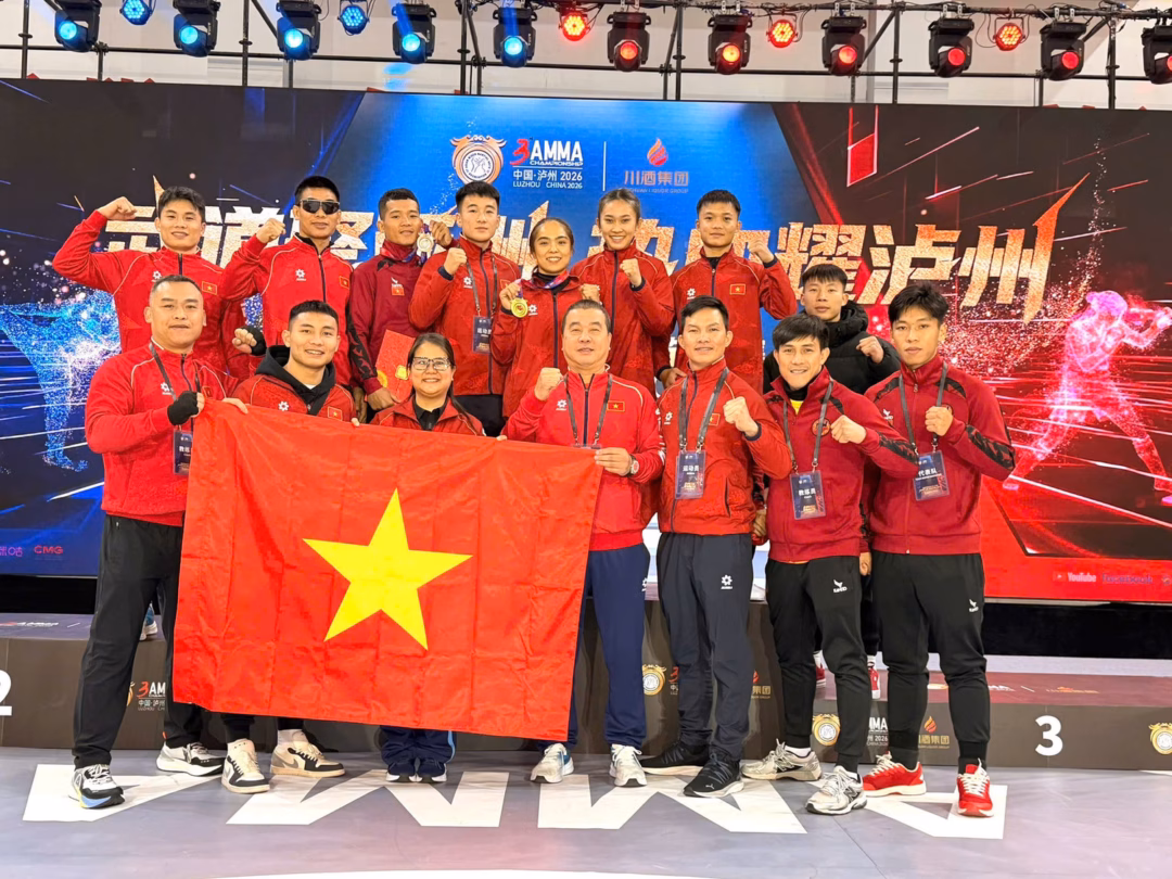 C&ocirc; gi&aacute;o MMA - L&ograve; Thị Phung