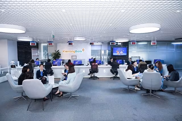 Cổ phiếu KLB bứt phá 131% năm 2025, vượt VN‑Index và sắp lên HOSE