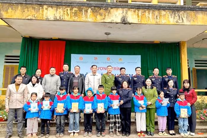 Công an Bằng Hành & Viện Kiểm sát: Tuyên truyền pháp luật, “Đông ấm cho em”