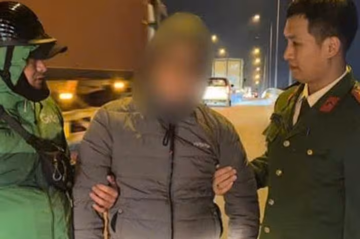 Công an Hải Phòng can thiệp kịp thời, ngăn chặn vụ tự tử trên cầu Khuể