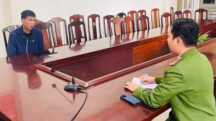 Công an Phú Xuân bắt giữ Nguyễn An Hữu Hải Công an Phú Xuân bắt giữ Nguyễn An Hữu Hải