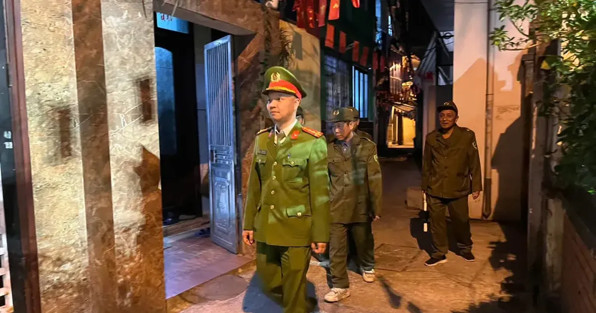 Công an phường Láng tăng cường an ninh toàn diện cho Đại hội XIV Đảng