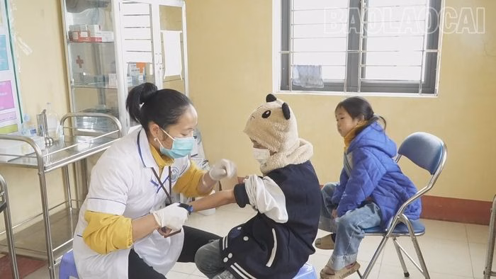 C&ocirc;ng t&aacute;c chăm s&oacute;c sức khỏe d&acirc;n tộc tại L&agrave;o Cai