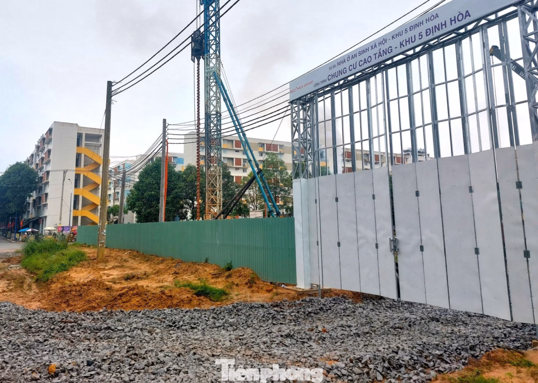 Công trường dự án NỘXH Định Hòa đang thi công Công trường dự án NỘXH Định Hòa đang thi công