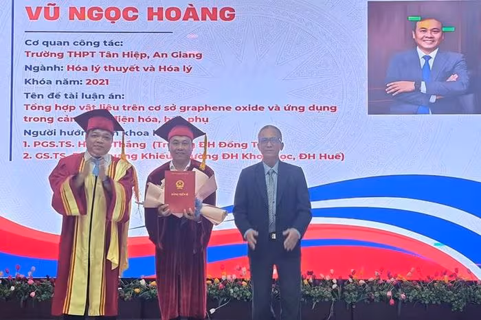 Đại học Huế công nhận 8 tiến sĩ, 175 thạc sĩ 2025