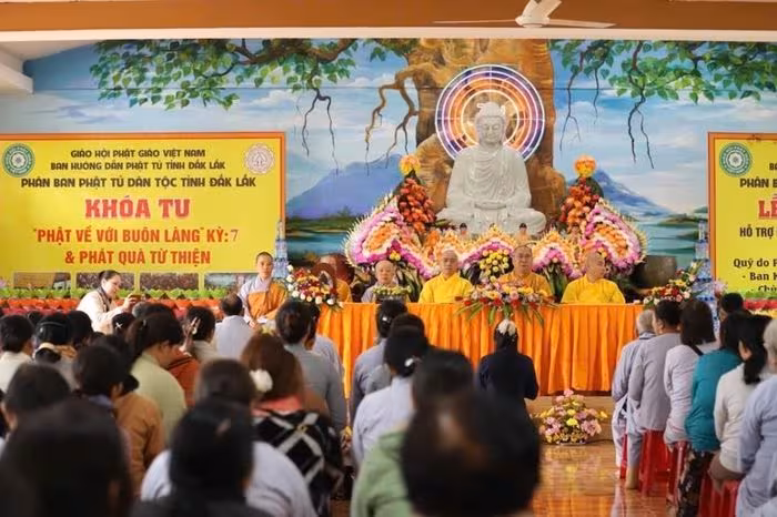 Đắk Lắk: Khóa tu Phật tại chùa Phước Quang thu hút hơn 400 Phật tử dân tộc