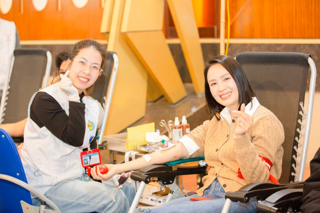 Diễn vi&ecirc;n Hồng Diễm tham gia hiến m&aacute;u Chủ Nhật Đỏ 2026