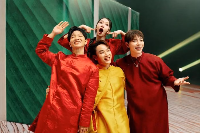 Erik và Hoàng Dũng trong MV Erik và Hoàng Dũng trong MV