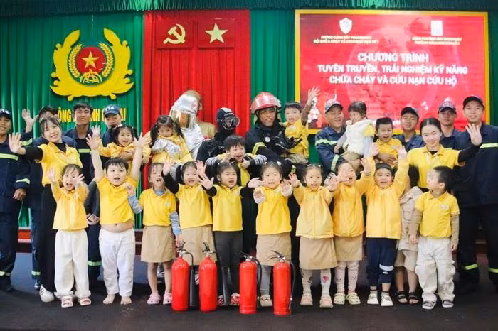 Gia Lai: Thực hành phòng cháy chữa cháy và cứu nạn cho cộng đồng