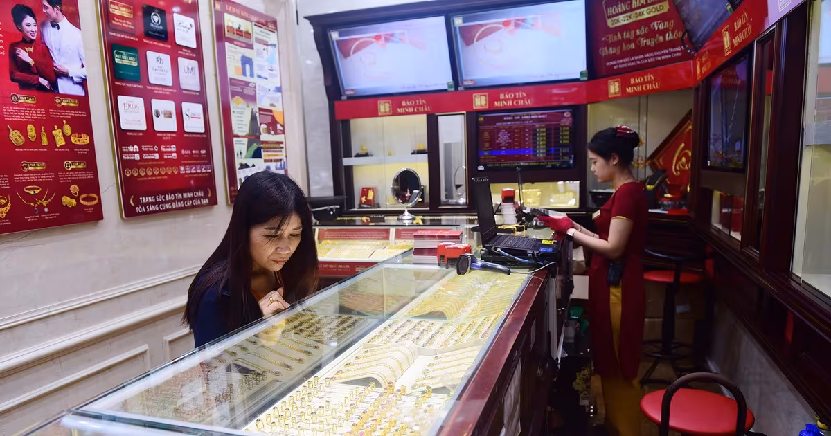 Giá vàng hôm nay 16/1: Vàng trong nước duy trì 160‑163 triệu, so sánh quốc tế