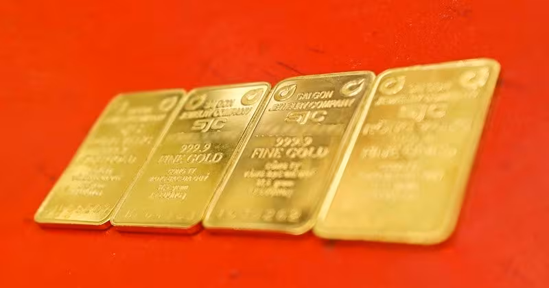 Giá vàng SJC & nhẫn 9999 tăng mạnh 12/1/2026, dự báo tới 5.000 USD