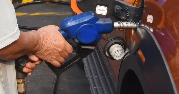 Giá xăng dầu giảm mạnh, xăng E5 dưới 20.000 đồng/lít – Cập nhật hôm nay