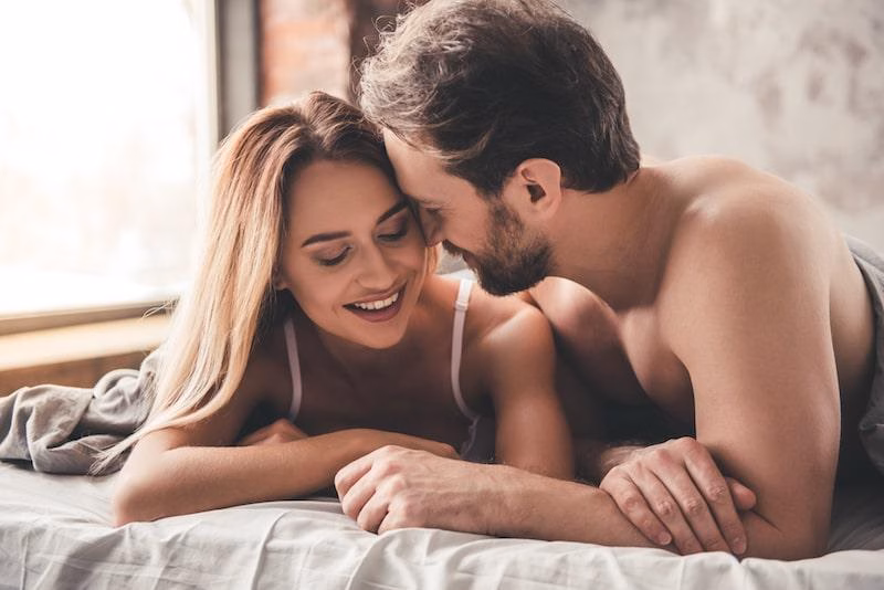 Giao tiếp bằng mắt trong y&ecirc;u chậm &ndash; Ảnh minh hoạ