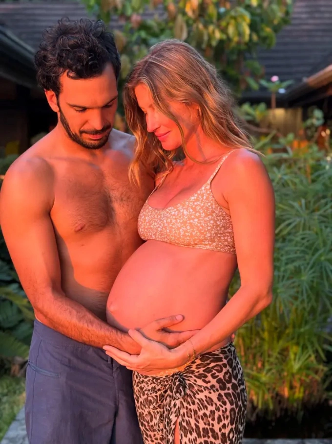 Gisele B&uuml;ndchen v&agrave; Joaquim Valente c&ugrave;ng con trai&rdquo; title=