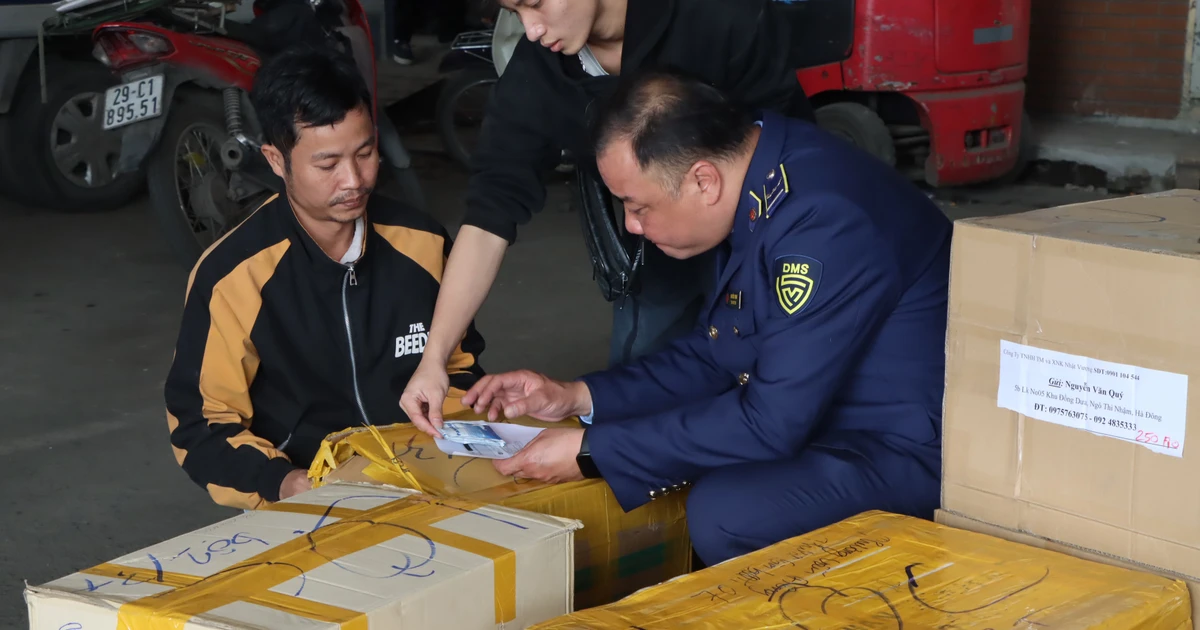 Hàng nhập lậu trị giá 500 triệu đồng bị phát hiện tại Ga Hà Nội