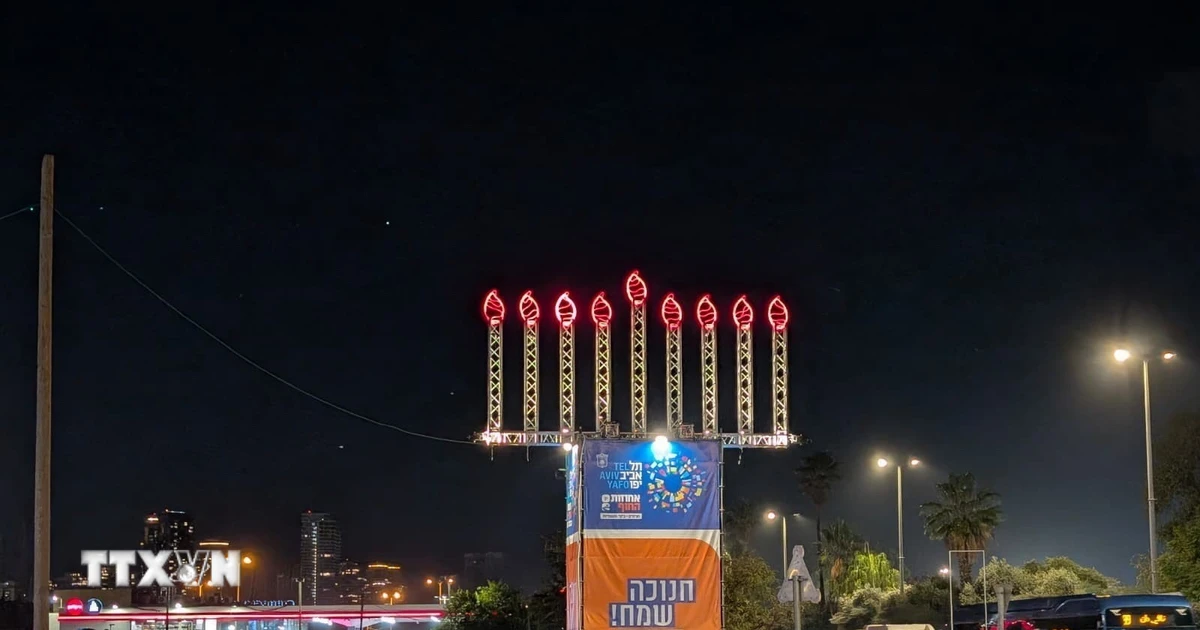 Hanukkah 2025: Ánh Sáng Hy Vọng Trên Đất Israel Giữa Bão Tấn Công