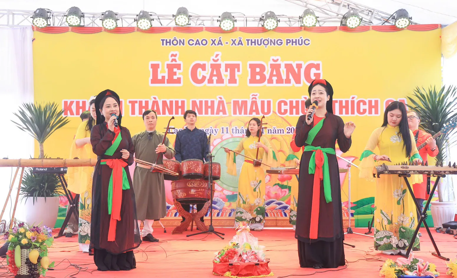 Cộng đồng tham dự lễ khai trương