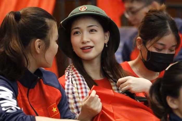 Hòa Minzy “chơi lớn” với mã giảm giá sau chiến thắng 3-2 U23