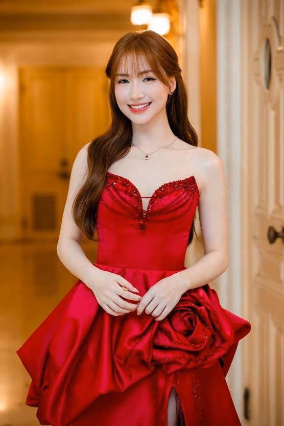 Ho&agrave; Minzy giữ im lặng trước ồn &agrave;o đời tư