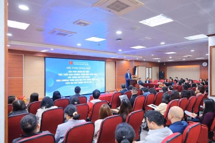 To&agrave;n cảnh hội thảo