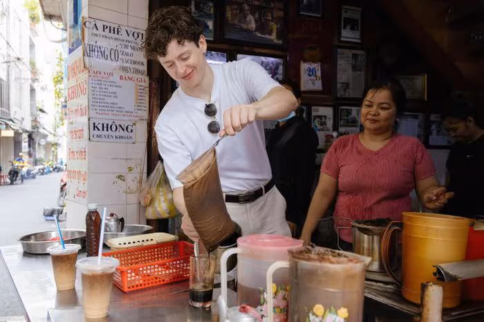 Khám phá 10 quán cà phê Việt Nam khiến du khách quốc tế mê mẩn