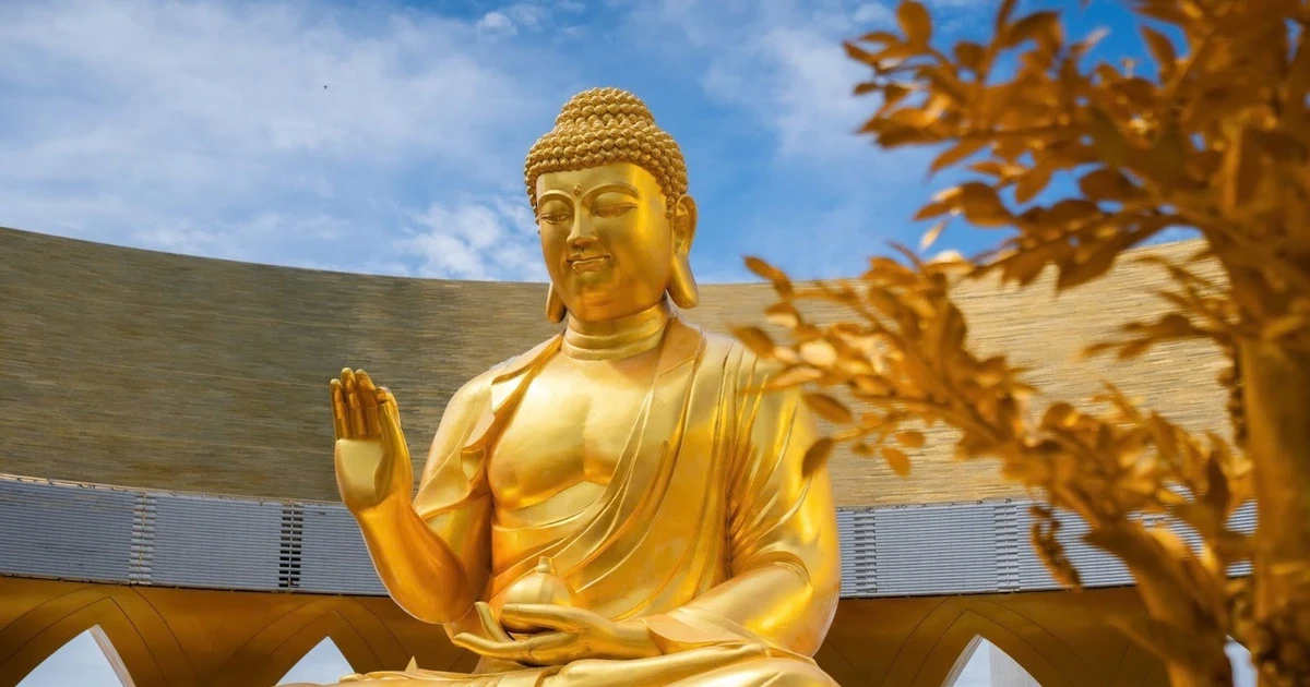 Khám phá Đức Phật Câu Na Hàm Mâu Ni: Lịch sử, biểu tượng “Phật Vàng” và các tôn tượng trên thế giới
