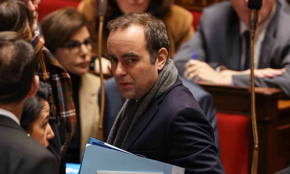 Khủng hoảng ngân sách Pháp 2026: Tại sao Quốc hội rơi vào bế tắc chính trị?