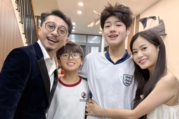 Lâm Vỹ Dạ bật tâm thư: Lời nói dối đầu tiên khi đưa con đi học gây bức xúc