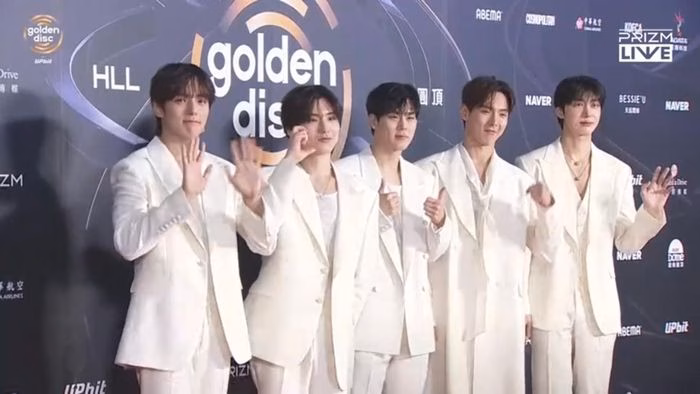 LE SSERAFIM tr&ecirc;n thảm đỏ GDA 2026