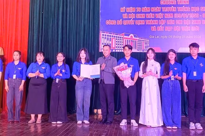 Liên chi hội sinh viên ĐH Sư phạm TP.HCM khai trương chi nhánh tại Phân hiệu Gia Lai – 208 sinh viên, 9 thành viên Ban Chấp hành