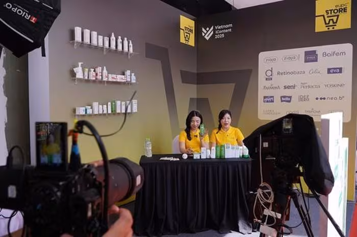 Livestream bán hàng bùng nổ trước Tết: Cơ hội và rủi ro cho doanh nghiệp