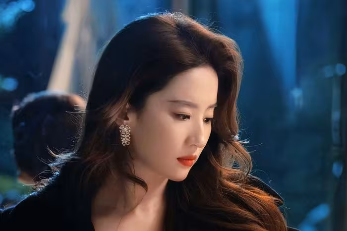 Lưu Diệc Phi: Đẳng Cấp Vượt Thời Gian Khi Không Đóng Phim Hơn 800 Ngày