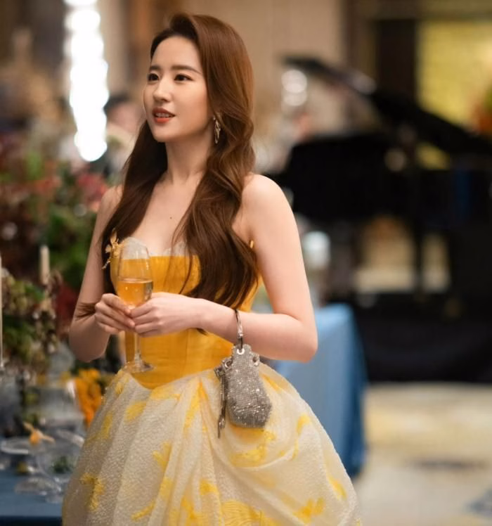 Lưu Diệc Phi trong ngoại truyện C&acirc;u chuyện của Hoa Hồng