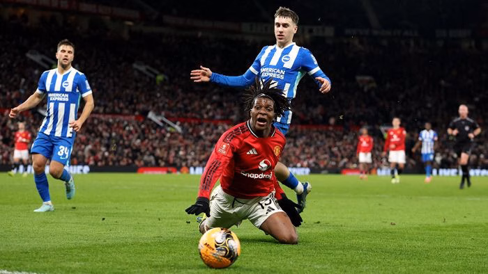 Man Utd chật vật trước Brighton