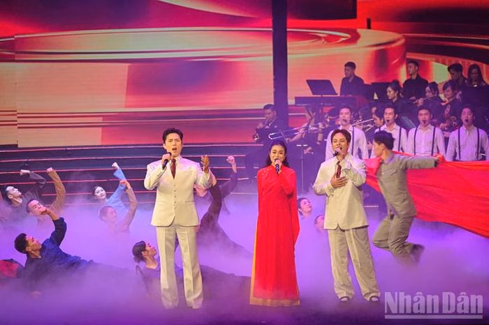 Nghệ sĩ danh tiếng tr&ecirc;n s&acirc;n khấu