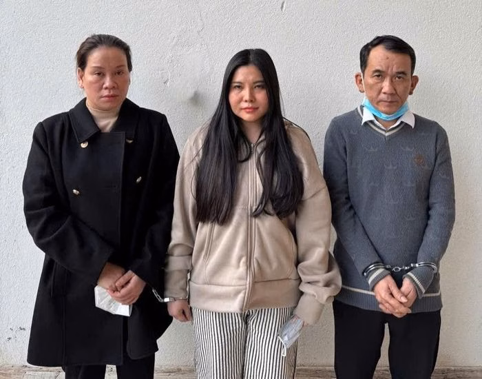 Ng&ocirc; Thị D&uacute;p v&agrave; nh&acirc;n vi&ecirc;n tại spa Hoa Sứ