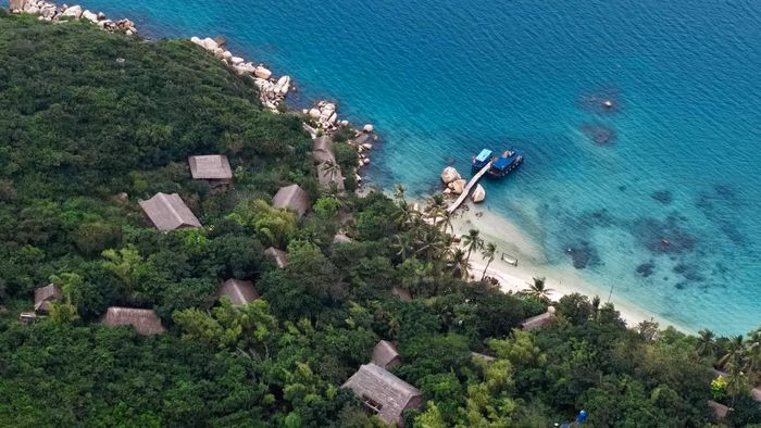 Nh&agrave; nghỉ sinh th&aacute;i tr&ecirc;n đảo C&aacute; Voi