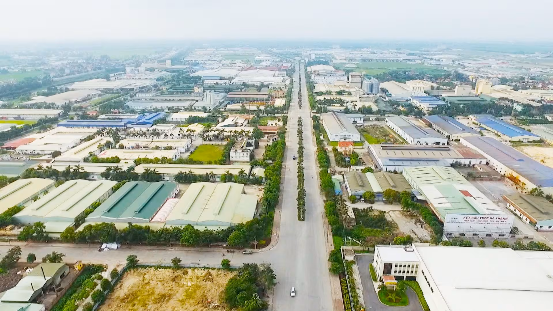 Ninh Bình 2025: Kim ngạch xuất nhập khẩu tăng 78% và thu ngân sách bứt phá 33%