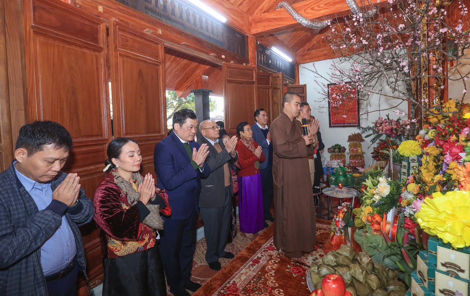 Nội thất nh&agrave; Mẫu ch&ugrave;a Th&iacute;ch Ca