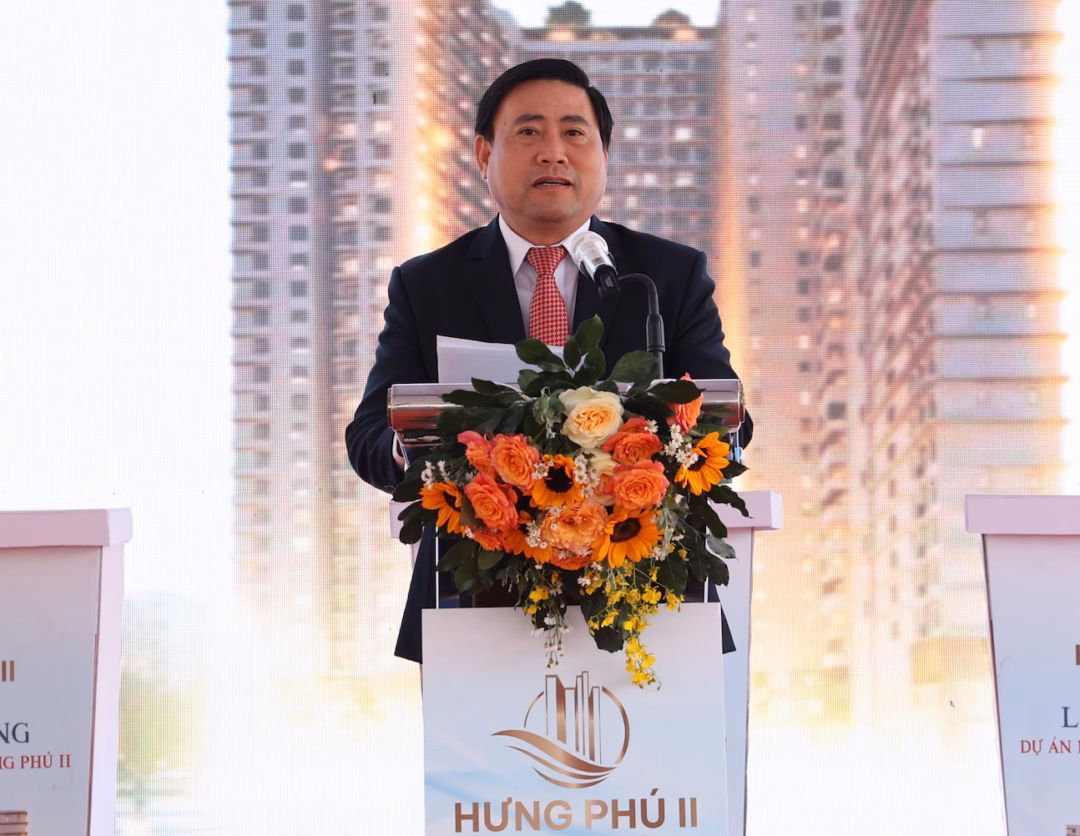 Ph&oacute; B&iacute; thư Tỉnh ủy L&acirc;m Đ&ocirc;ng ph&aacute;t biểu tại lễ khởi c&ocirc;ng